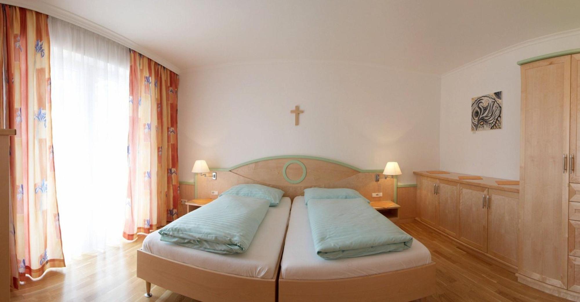 Hotel Zum Kirchenwirt Mariazell Exterior photo