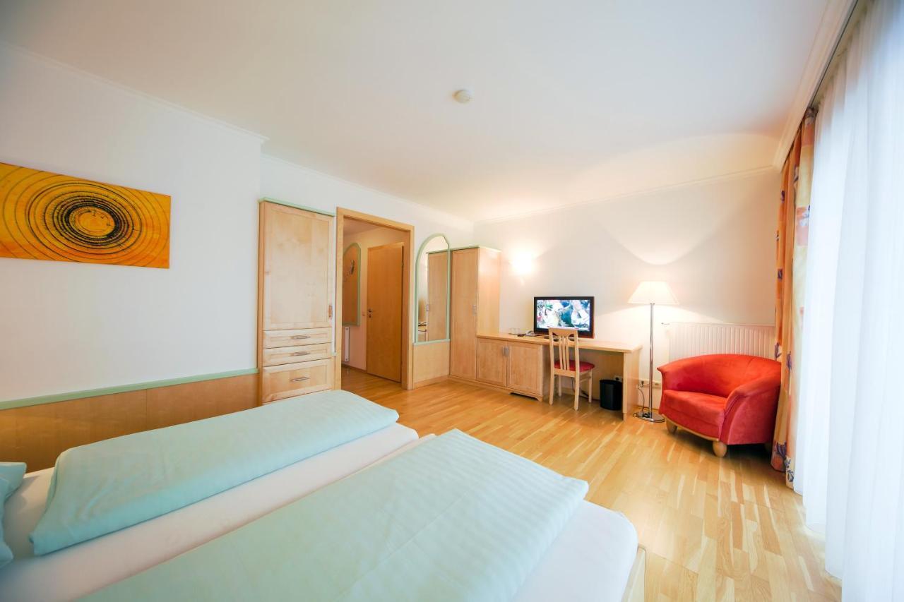 Hotel Zum Kirchenwirt Mariazell Room photo